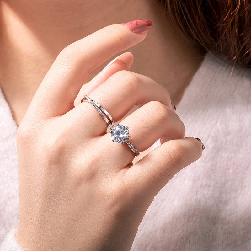 moissanite diamond engagment ring