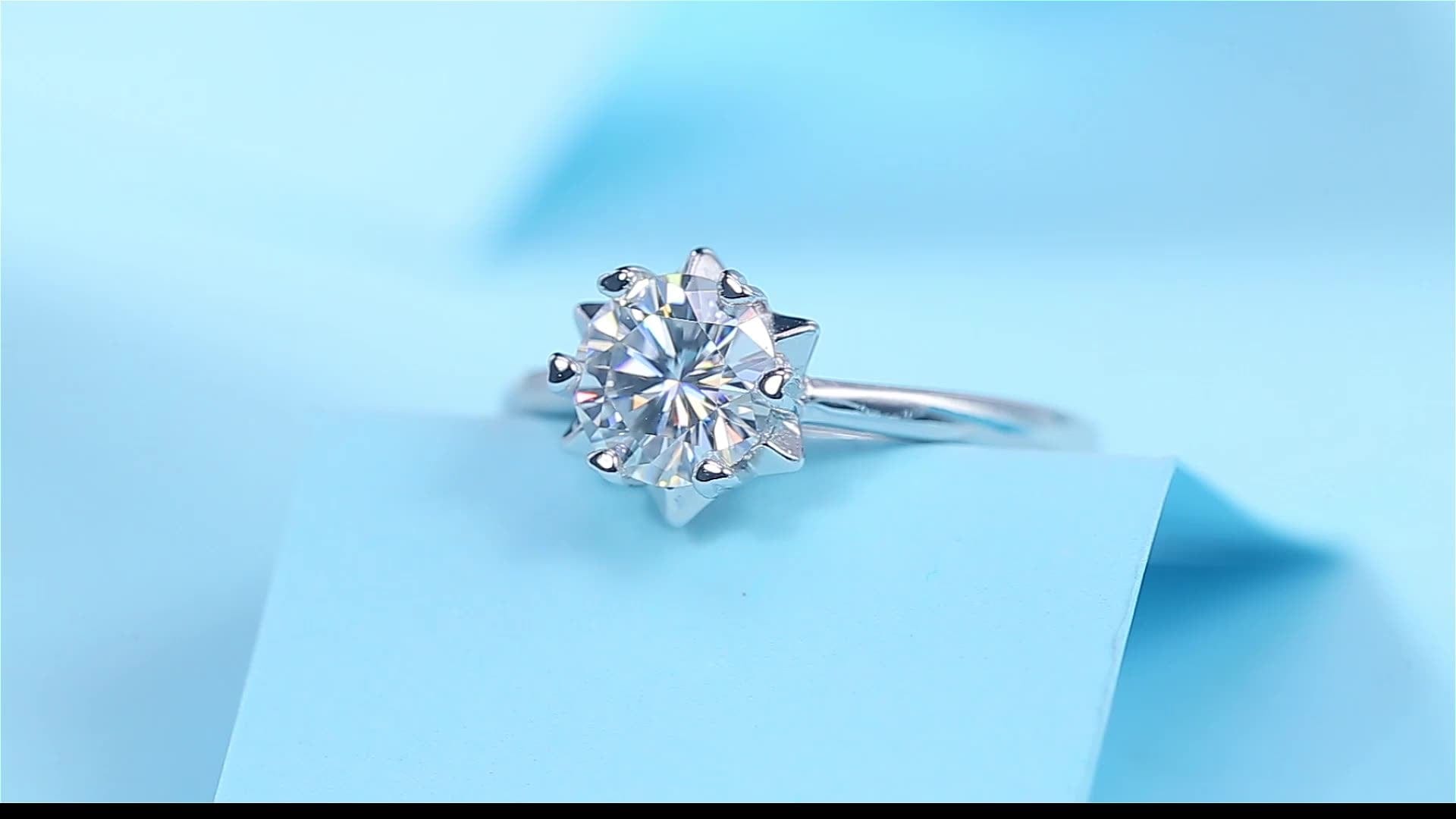 VVS moissanite diamond engagement ring